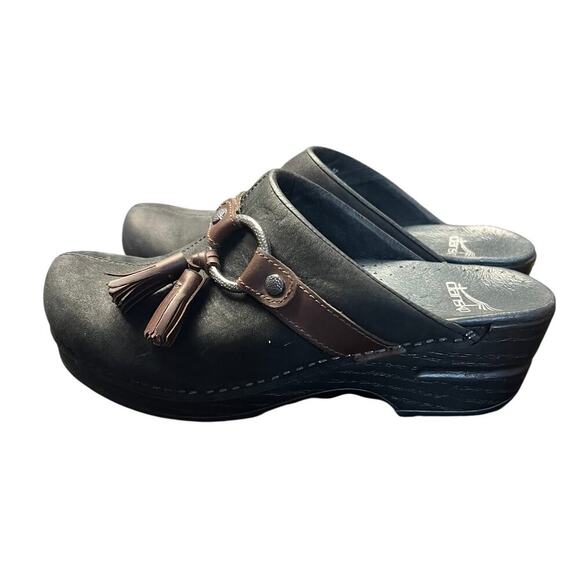 Dansko Shandi Milled Nubuck Mules Clogs Black Leather Tassels EU Size 37 (6.5-7) - Picture 3 of 10